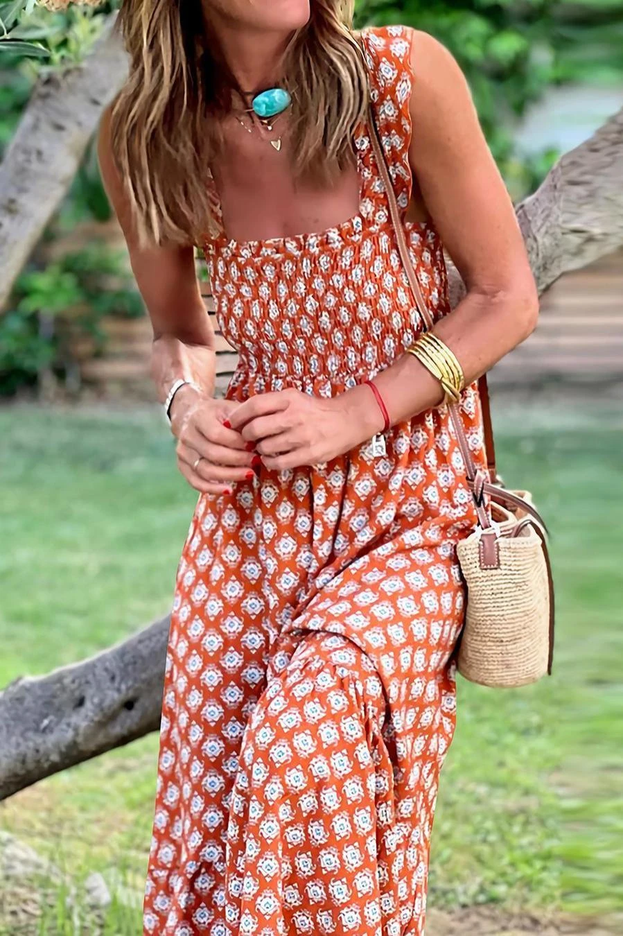 Casual Stylish Plus-size Slight Stretch Contrast Low-cut Print Midi Dress Wholesale 4 Casual Stylish Plus-size Slight Stretch Contrast Low-cut Print Midi Dress Wholesale - Image 4